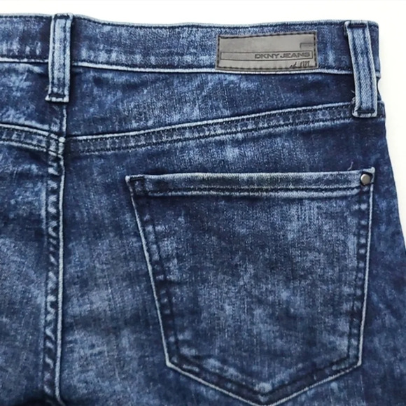 DKNY Women's Acid Wash Dark Blue Stretch Faded Jeans Size 6 - Picture 9 of 16